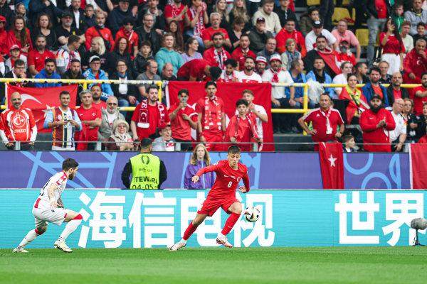 星空体育官网-【欧洲杯】居莱尔世界波创纪录！土耳其3比1格鲁吉亚